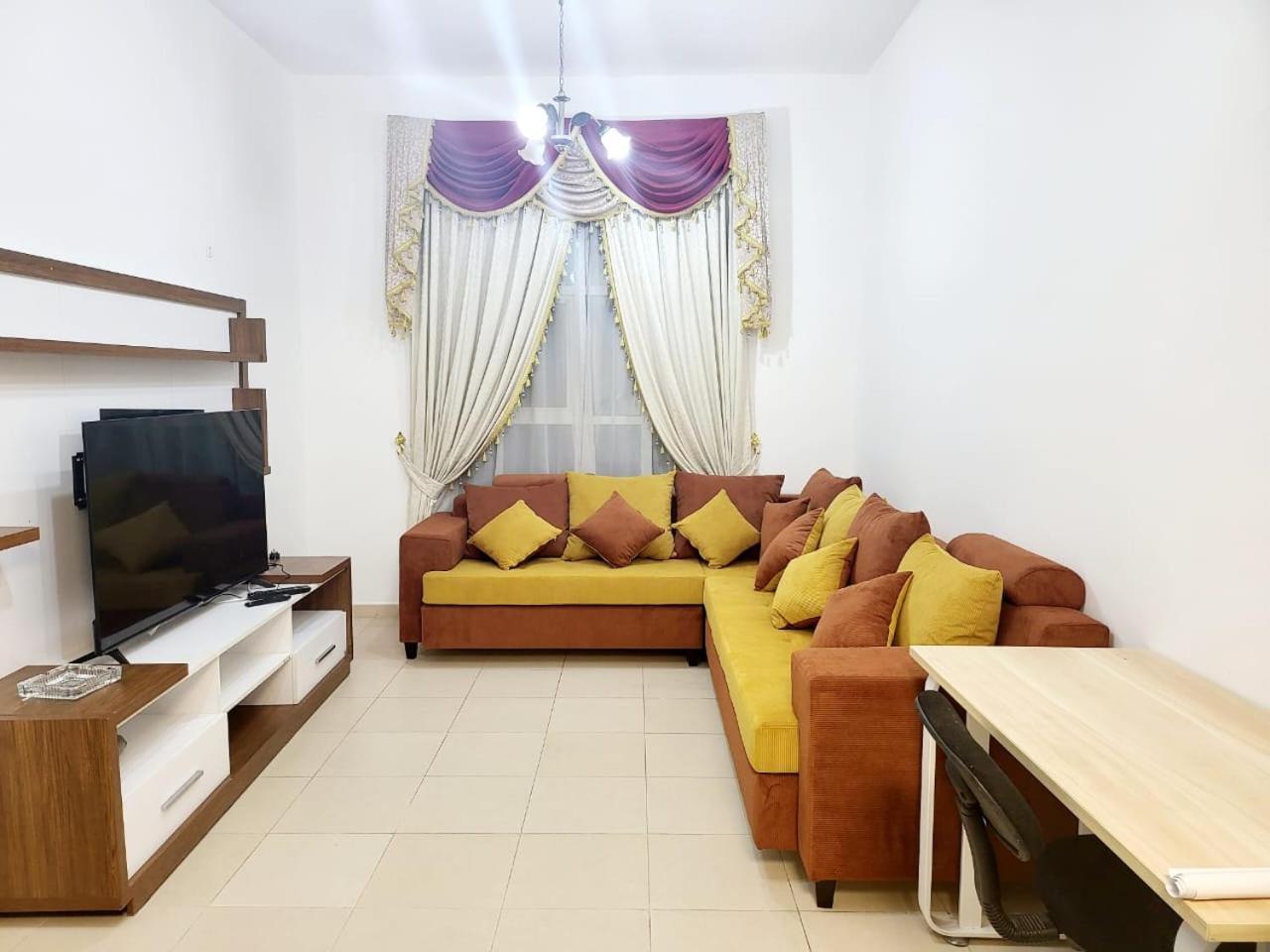 Cheap Holiday Home Ajman Ruang foto